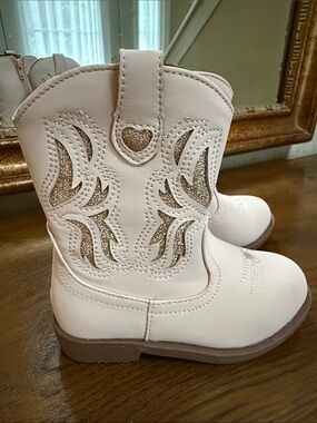 BMCITYBM Kids Pink Cowboy Boots with Glitter Inlay. Size 6.